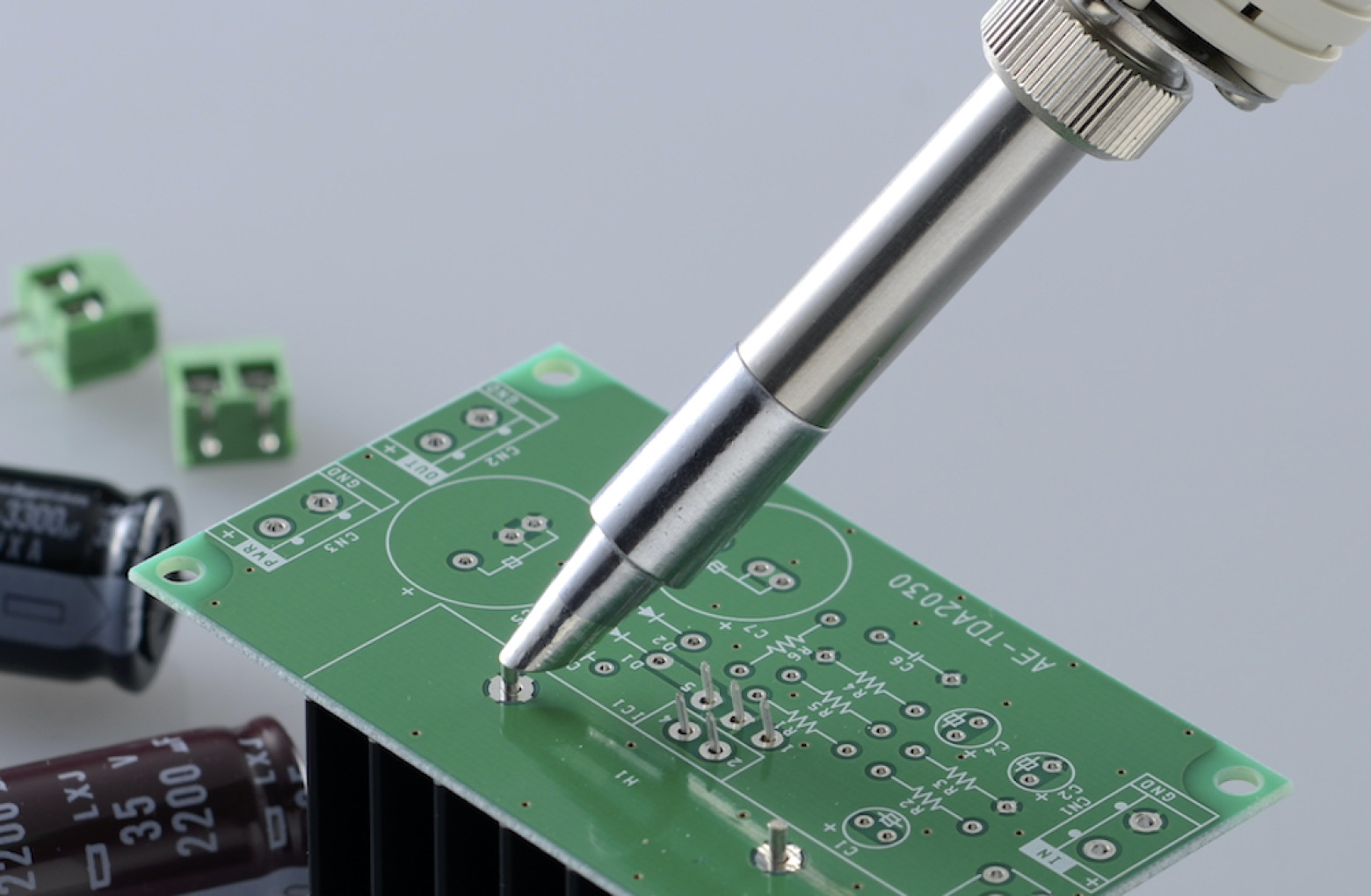 HIGH HEAT CAPACITY LEAD-FREE DIGITAL TEMPERATURE-CONTROLLED SOLDERING ...